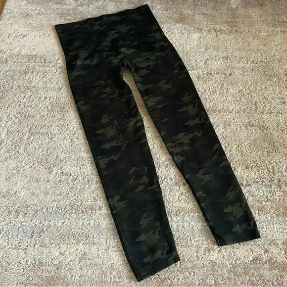 Spanx Look At Me Now Camo Leggings Compression Shaping Pants Camouflage: XL - Picture 8 of 9